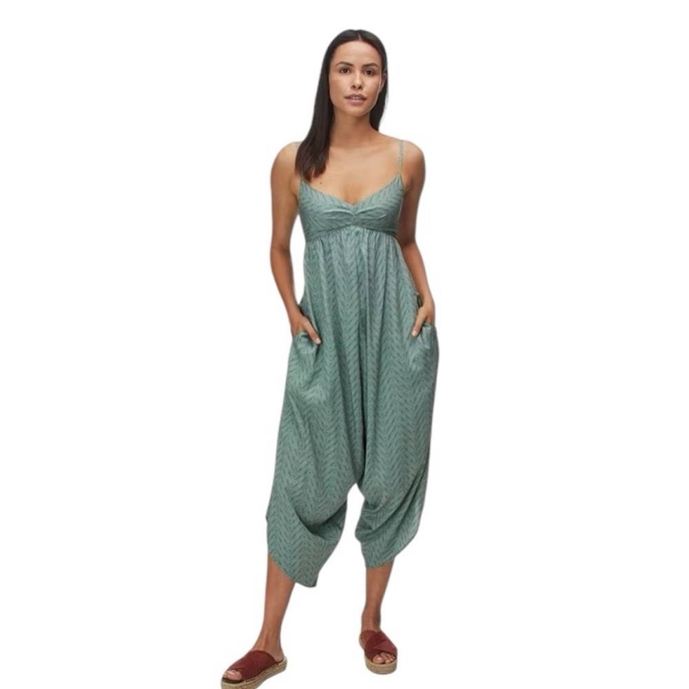Patagonia lost wildflower open back jumpsuit with pockets muted soft green M